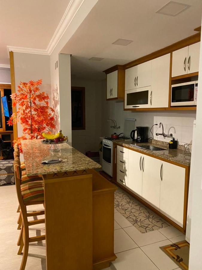 Em Uma Avenidas Charmosa De Rs. Apartamento