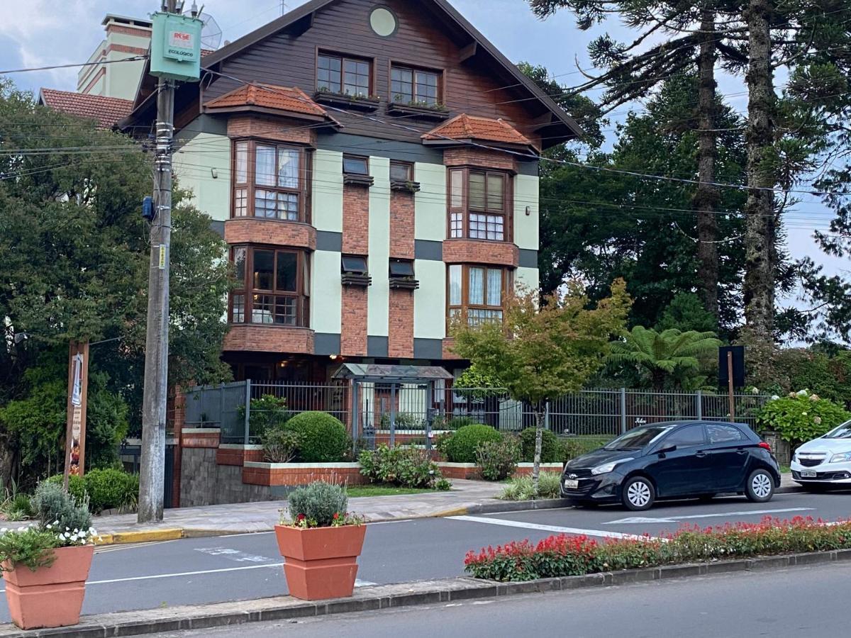 Em Uma Avenidas Charmosa De Rs. Apartamento Gramado